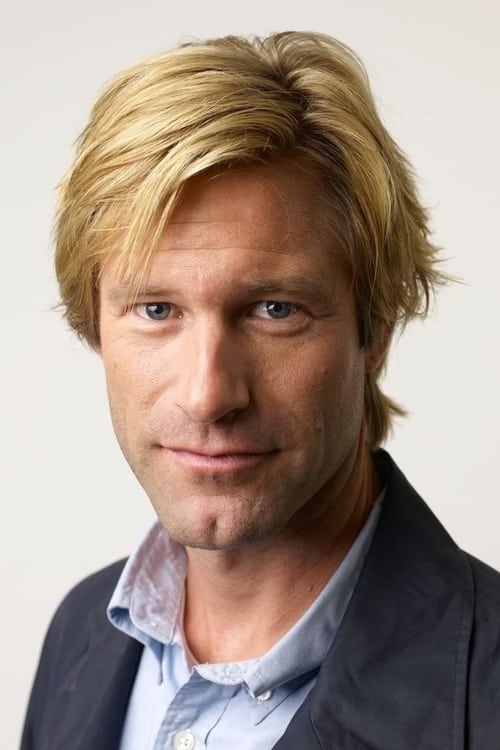 Picture of Aaron Eckhart