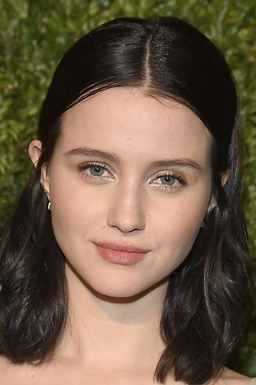 Picture of Julia Goldani Telles