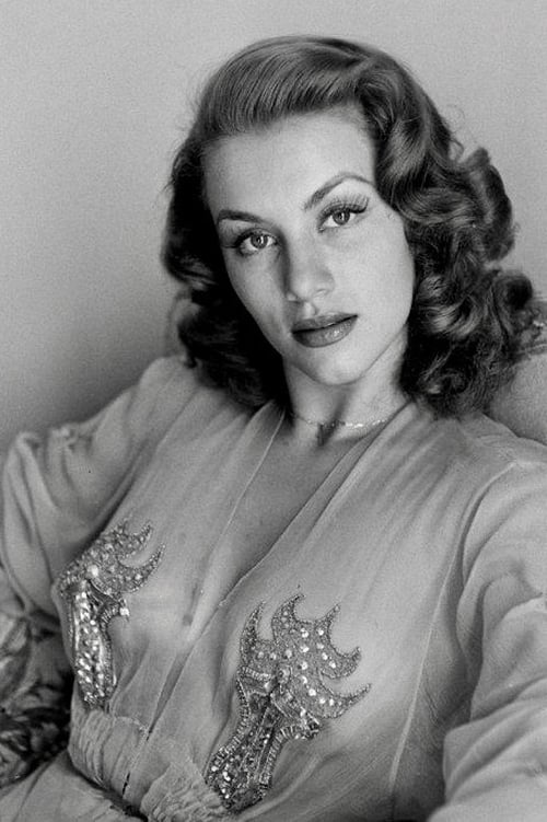 Picture of Linda Christian