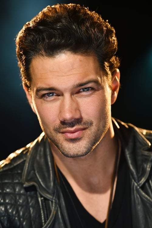 Picture of Ryan Paevey