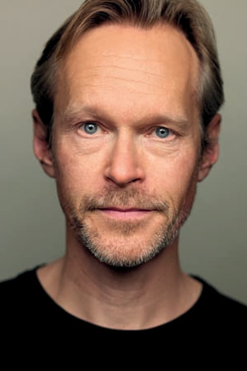Picture of Steven Mackintosh