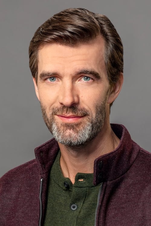 Picture of Lucas Bryant