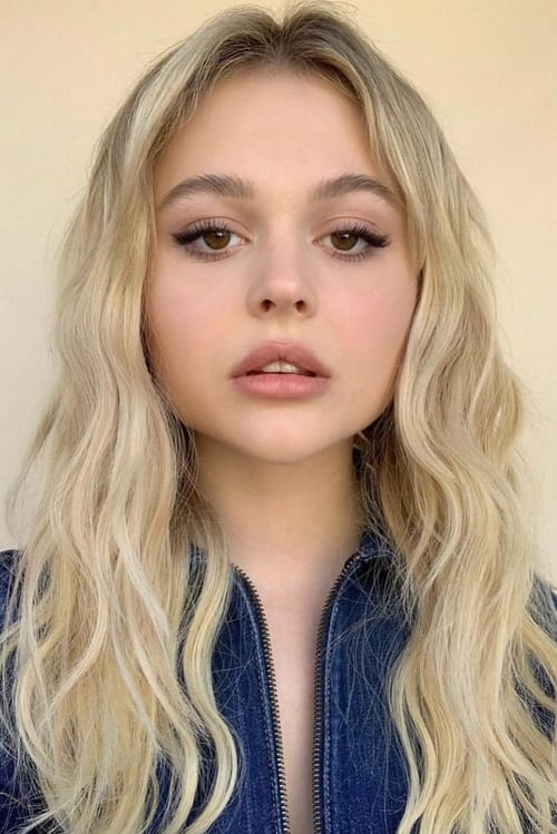 Picture of Emily Alyn Lind