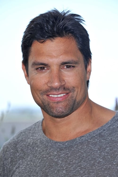 Picture of Manu Bennett