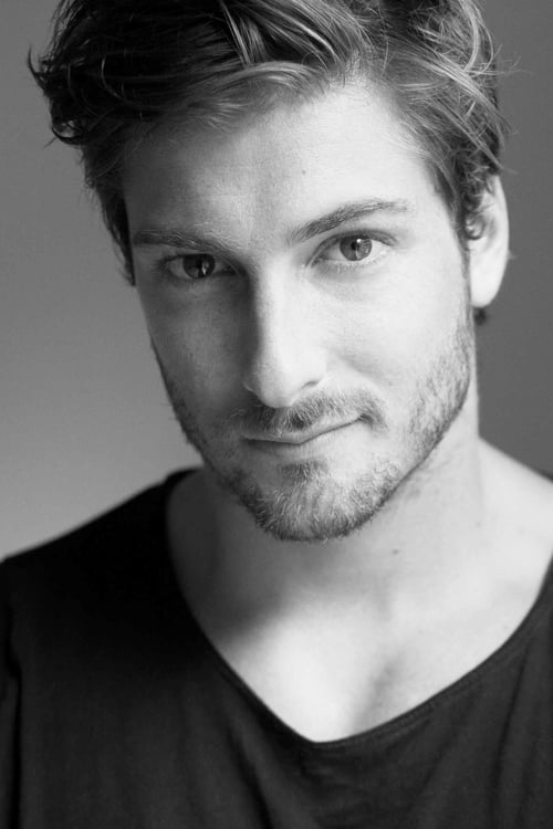 Picture of Daniel Lissing