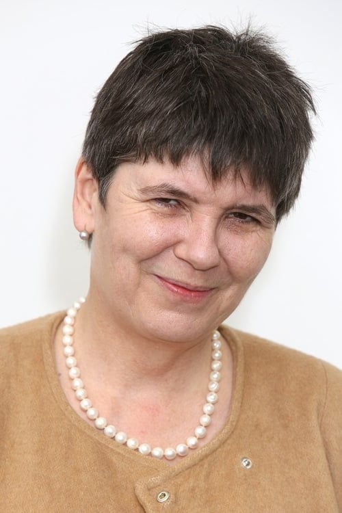 Picture of Claire Fox